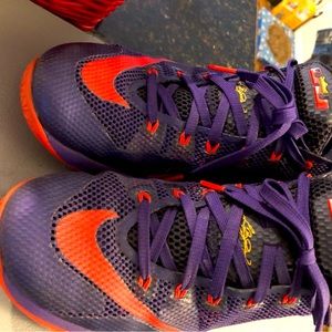 Men’s James LeBron sneakers